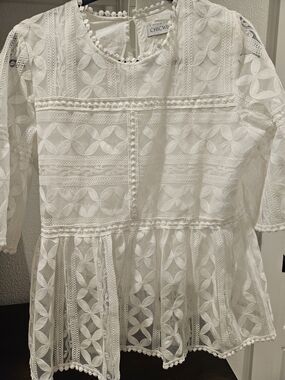 CHICWISH White Lace Peplum Top